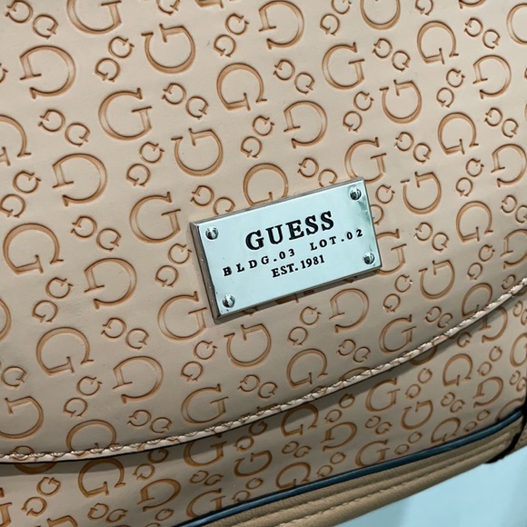 COPY - GUESS Handbag Tan Used with Shoulder strap - Picture 3 of 8